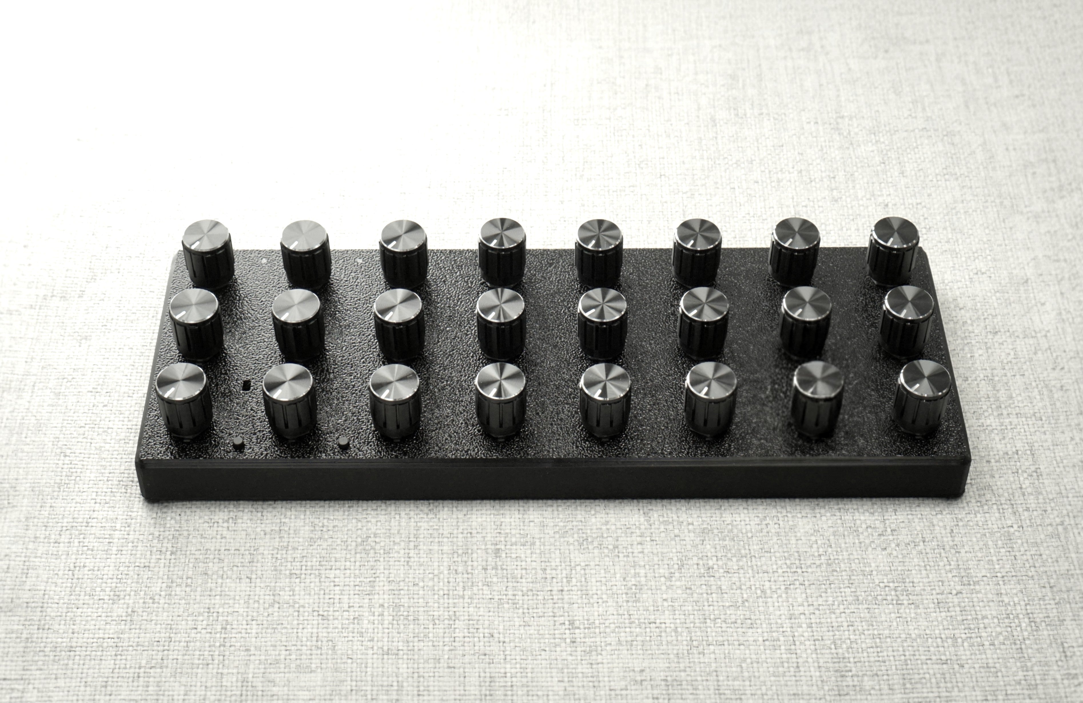 24 Potentiometers MIDI Controller for Precision Music