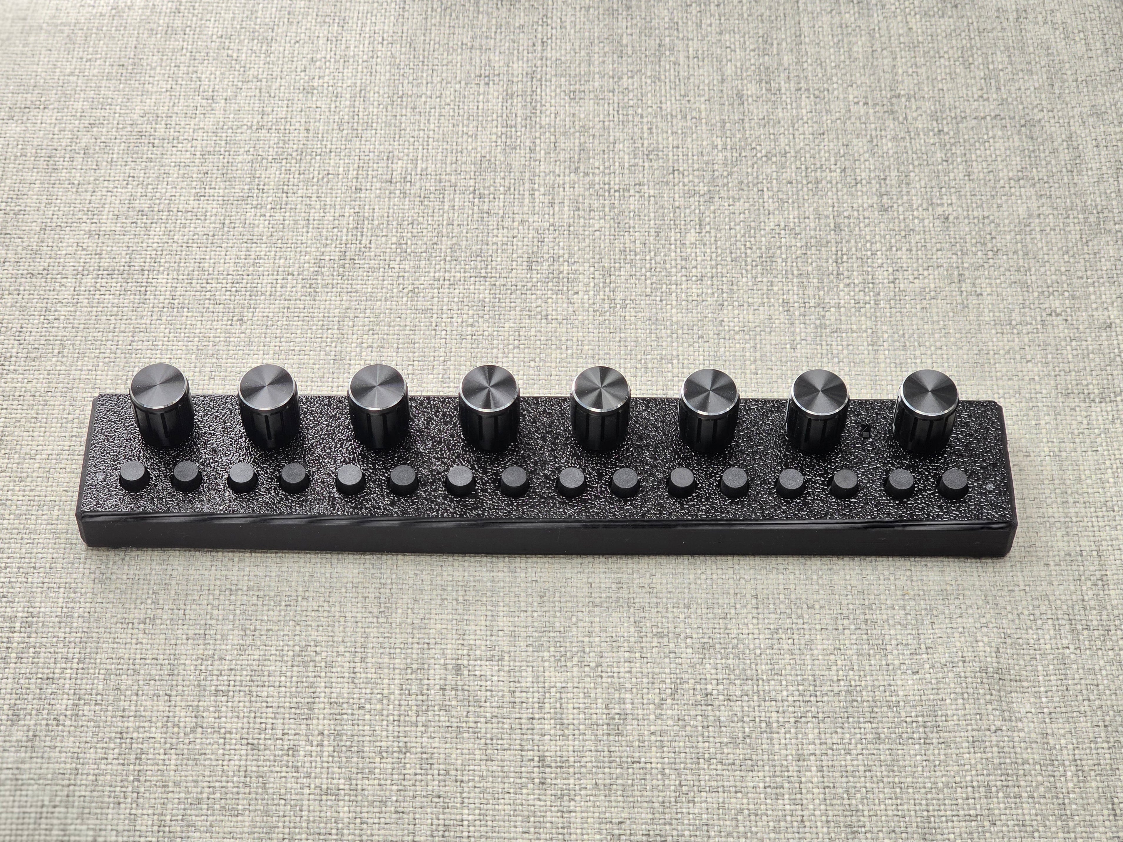 ParksTool 8EN16K USB-C MIDI Control Surface | 8 encoders + 16 keys