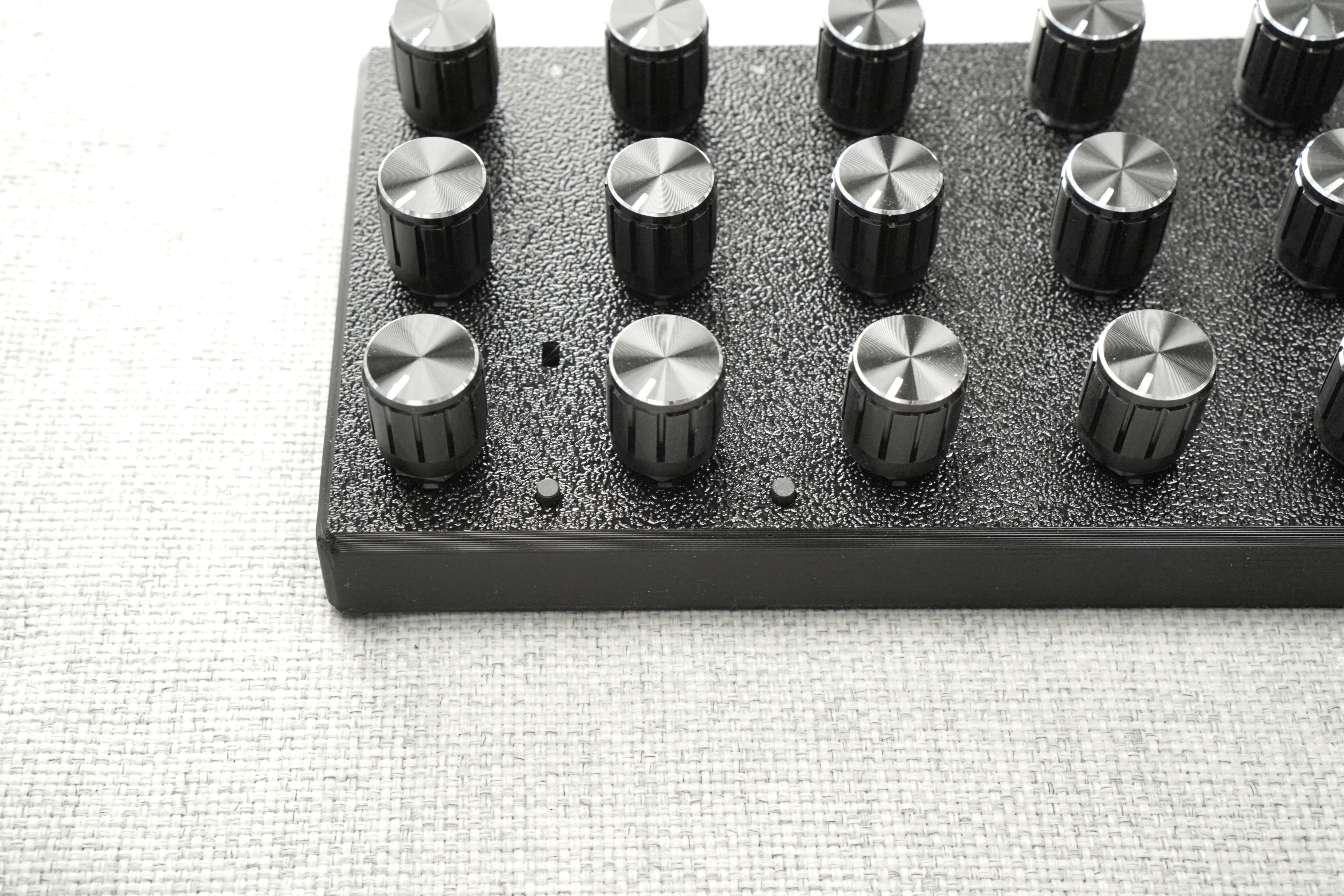ParksToolコンパクトMIDI コントロール 24 Potentiometers MIDI Controller for Precision Music